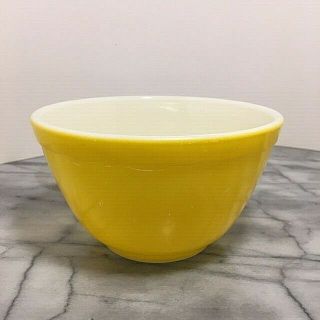 Vintage Pyrex 401 Mixing Bowl Yellow 1.  5 Pint
