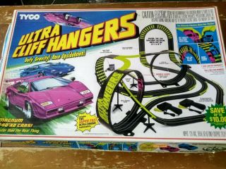 Tyco 6239 Ultra Cliff Hangers Electric Racing Car Set