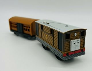 Toby & Boxcar Thomas & Friends Trackmaster Motorized Train Engine Mattel 2009