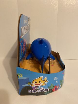 Robo Alive Daddy Baby Shark Battery - Powered Sing and Swim Bath Toy by ZURU -. 3
