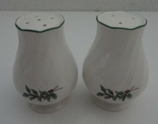 Nikko Happy Holidays Salt & Pepper Shakers Made In Japan Christmas Time