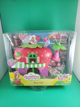 Strawberry Shortcake Berry Cafe With Accessory And Dolls Set