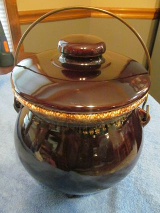 Vtg - Hull Usa Brown Drip Glaze 3 Footed Bean Pot Wire Handle Lid (c1678)
