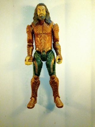 Hot Toys Aquaman 1/6 Scale Action Figure - 12 Inches