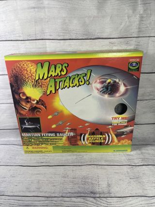 1996 Trendmasters Mars Attacks Martian Flying Saucer