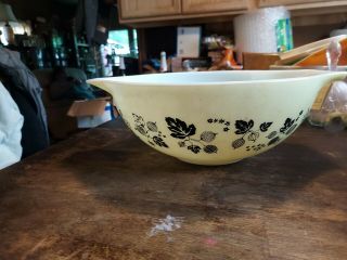 Vintage Pyrex Gooseberry Black On Yellow Cinderella Mixing Bowl 444 Dish 4 Qt