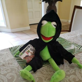 The Muppets Muppets Most Wanted Constantine 12 - Inch Plush [dark Kermit] Disney.