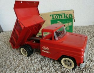 Vtg Tonka Hydraulic Dump Truck No.  520 Red & Box