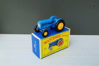 Matchbox Lesney No 72 Fordson Tractor Yellow Hubs Vnm Plus Box