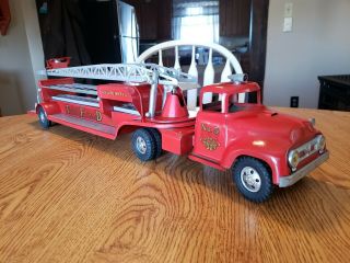 Vintage 1957 Tonka No.  5 Hydraulic T.  F.  D.  Ladder Fire Truck
