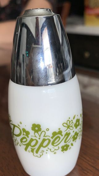 Vintage Pyrex Gemco Pepper Shaker Green Crazy Daisy/spring Blossom