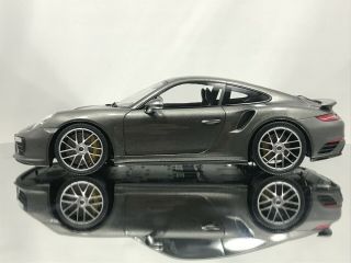 Minichamps Porsche 911 (991 II) MKII Turbo S 2016 Grey Model Car 1:18 3