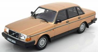 1/18 Minichamps Volvo 240 Gl Limousine Gold 1974 - 1993