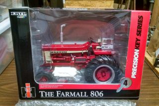 Ertl 1/16 Farmall 806 Precision Key Series 4 Tractor - Nib