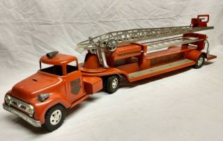 Vintage 1957 Tonka No.  5 Hydraulic T.  F.  D.  Ladder Fire Truck