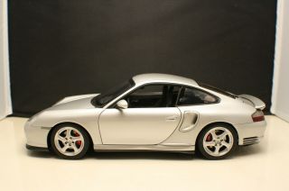 1/18 Autoart 77832 Porsche 911 (996) Turbo Coupe Silver