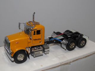 Peterbilt 357 Semi Truck Tractor 