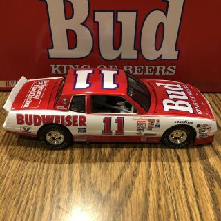 1983 - 1986 Darrell Waltrip 11 Budweiser/KFC 1:24 NASCAR Team Caliber Vintage MIB 6