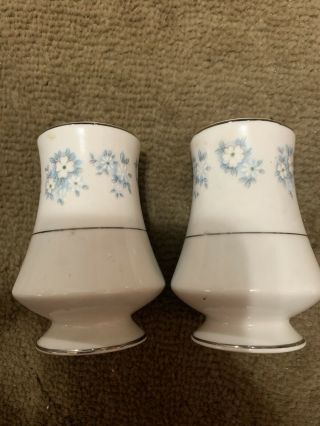 Montgomery Ward Style House Fine China Damask 3 H 3 1/8 " H Pepper Shaker And Salt