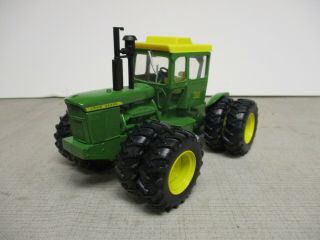 (2004) Ertl John Deere Model 7520 4wd Toy Tractor,  1/32 Scale