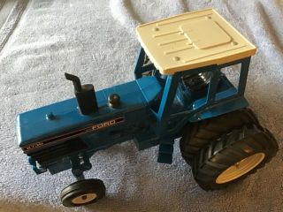 Ford 8730 Die Cast Toy Tractor: 1:16 Scale: Duel Tires: