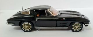 Danbury 1:24 1963 Chevrolet Corvette Sting Ray Coupe