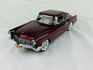 Signature Series 1956 Lincoln Continental Mark Ii 1:18 Scale Diecast Burgundy