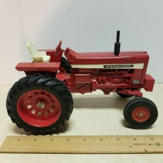 Toy Vintage 1/16 Scale Ertl International 856 Tractor
