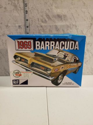 Mpc 1/25 Scale 1969 Plymouth Barracuda Plastic Model Kit
