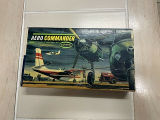 Aurora Aero Commander 1/81 Plastic Model Kit 285 - 39 Pre - Owned