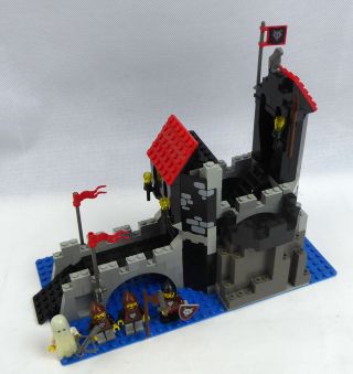 Lego 6075 - - Wolfpack Tower - - 100 - - Castle Wolfpack