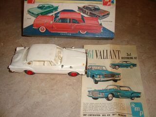 Vintage Model 1961 Plymouth Valiant Amt 3 In 1 Build Kit