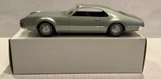 Vintage 1966 Oldsmobile Toronado Promo Model Car Frost Green Met.  1/25 Scale Box