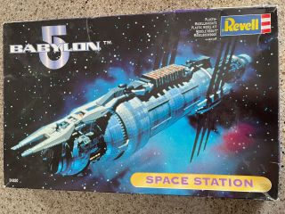 Babylon 5 Revell Space Station Model Kit Unbuilt Complete 1:26100 - No.  04830