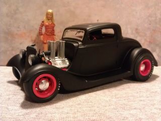 1/25 Scale Adult Built 1933 Ford Hot Rod.
