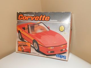 1988 Chevrolet Corvette Roadster Mpc 1:16 Model Kit 6480
