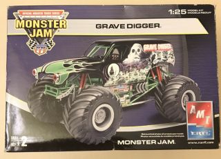 Amt/ertl Monster Jam Grave Digger 1/25 Scale Model Kit Pre Owned