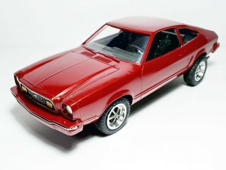 Amt Mpc 1977 Ford Mustang Ii 2 - Door Fastback 1/25 Scale Built Model Car
