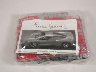 Tamiya Enzo Ferrari 1/24 Scale Sports Car Series Kit No.  260 Model Kit Complete