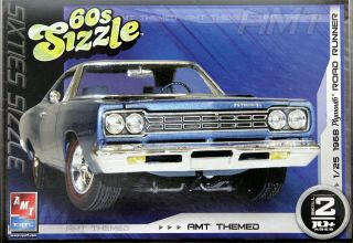 Amt 1968 Plymouth Road Runner " 60s Sizzle " 1:25 Scale Model Open Box