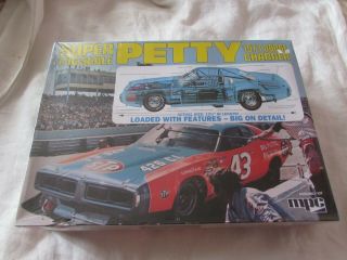 Mpc Petty 1973 Dodge Charger Plastic Model Kit 1:16 Race Car 767/06