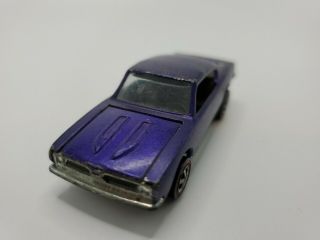 Hot Wheels Vintage Redline Custom Barracuda Purple USA gray interior 3