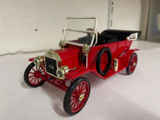 Universal Hobbies Ford Model T 1:18 Scale Die Cast Car Rare Red Touring