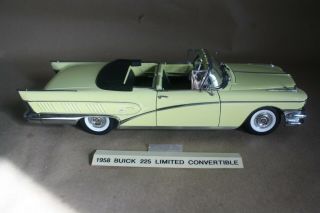 Sun Star 1958 Buick Limited Convertible Die Cast 1:18 Yellow