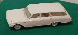 Vintage 1962 Ford Country Sedan Promo Model Car 1/25