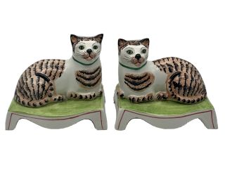 Mottahedeh Italy Italian Porcelain Bookends Cat Green Eyed Handpainted Pampered