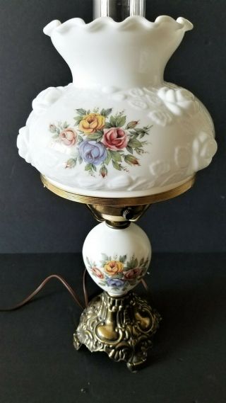 Vintage Hedco Gwtw Table Lamp White Milk Glass Raised Flowers