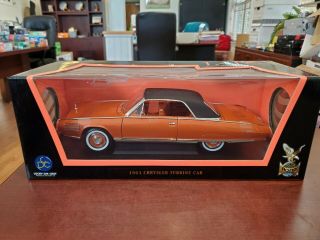 1963 Chrysler Turbine Car - Orange 1:18 Road Signature Deluxe Die - Cast Mib
