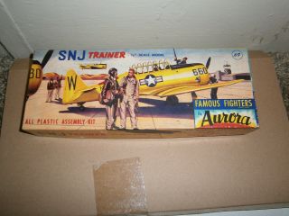 Aurora Old Model Navy Airplane Snj Trainer 1/4 Scale Model W Box