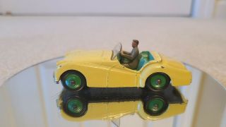 Dinky Toys 105 Triumph Tr2 Yellow " I Am The Owner " (late 1950 